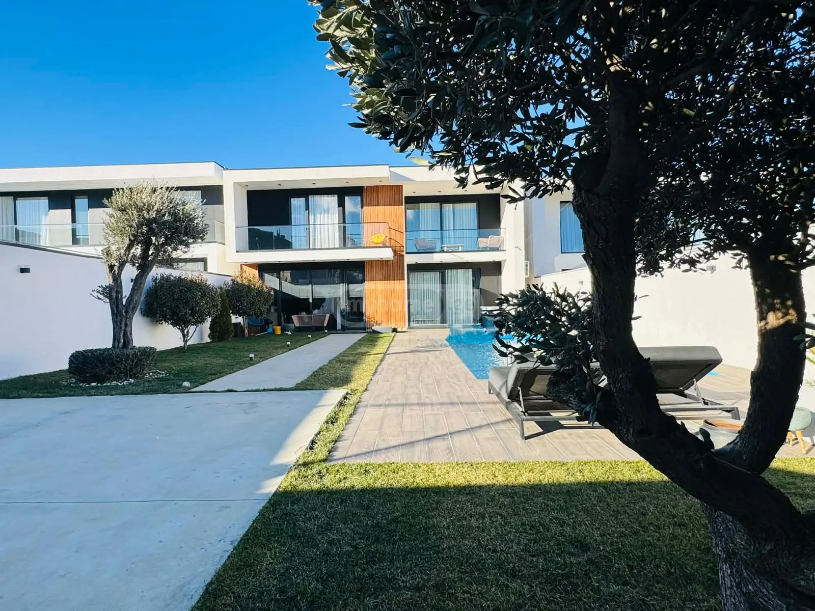 For Sale 7 Room Private House, 1 of 12