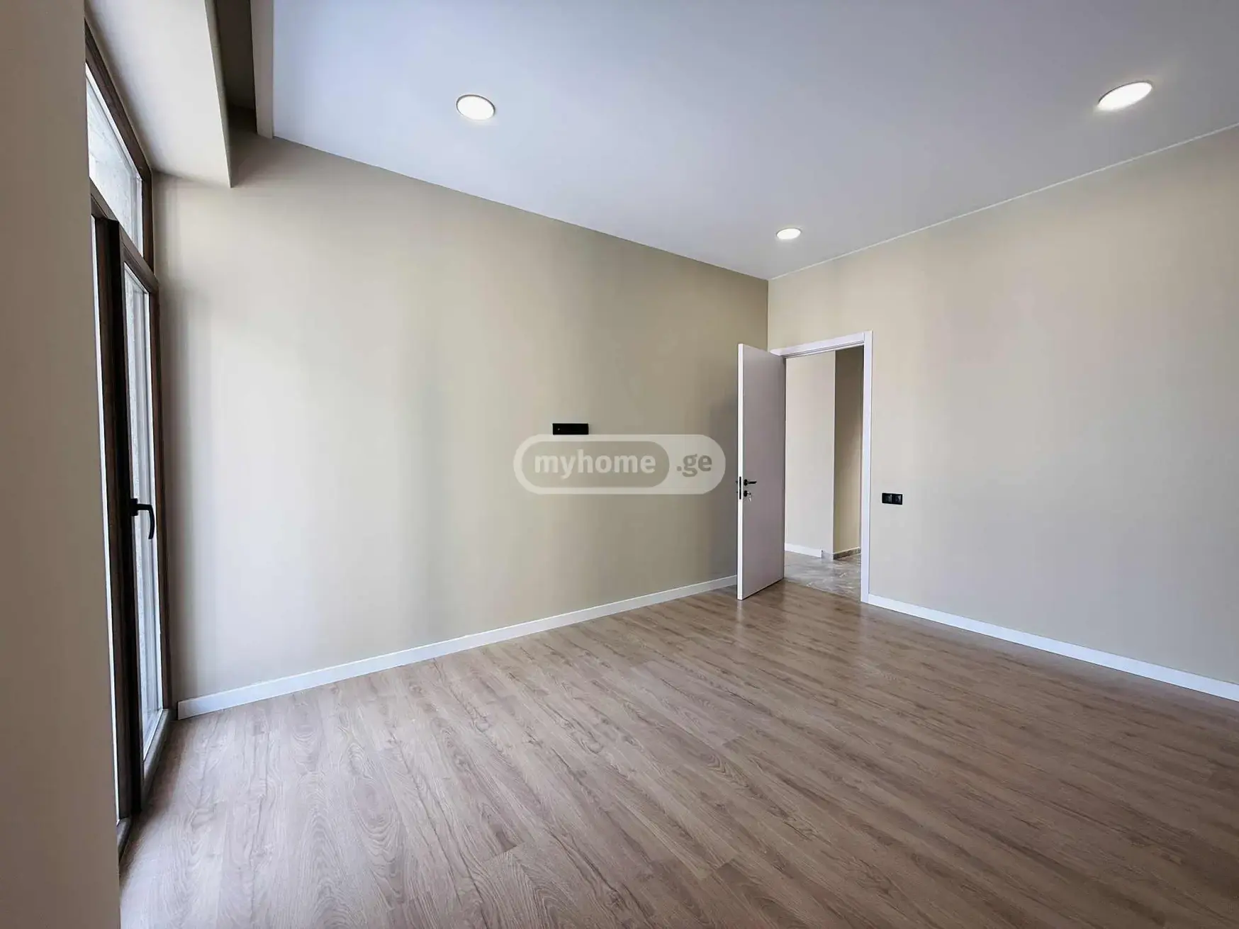 For Sale 3 Room Apartment, 5 of 11
