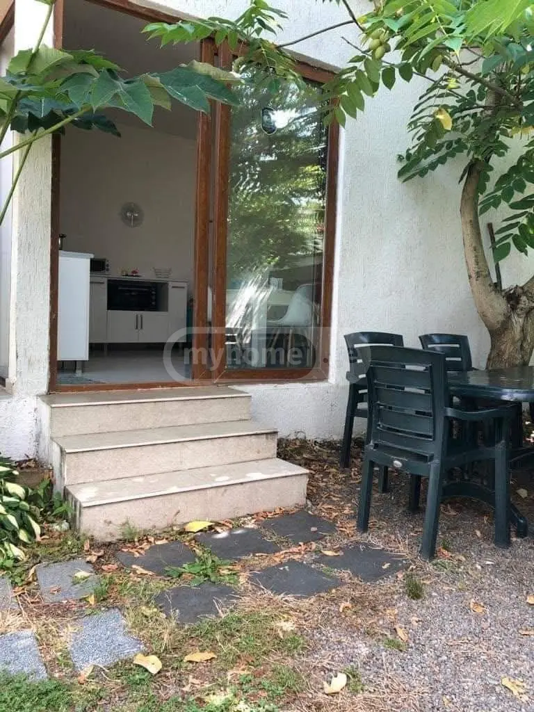 Daily Rent 4 Room Private House Kobuletshi view 3