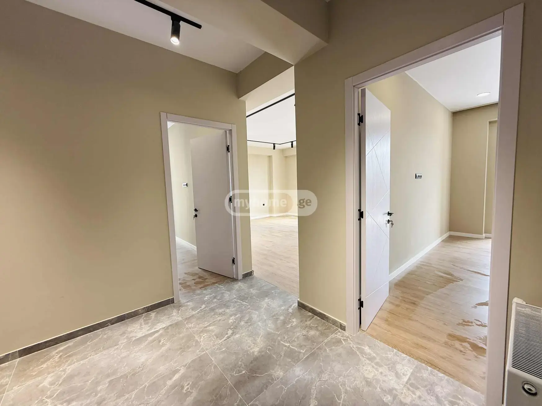 For Sale 3 Room Apartment, 6 of 11