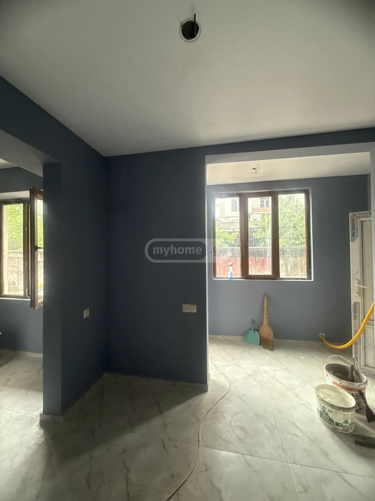 For Sale 4 Room Apartment view 9