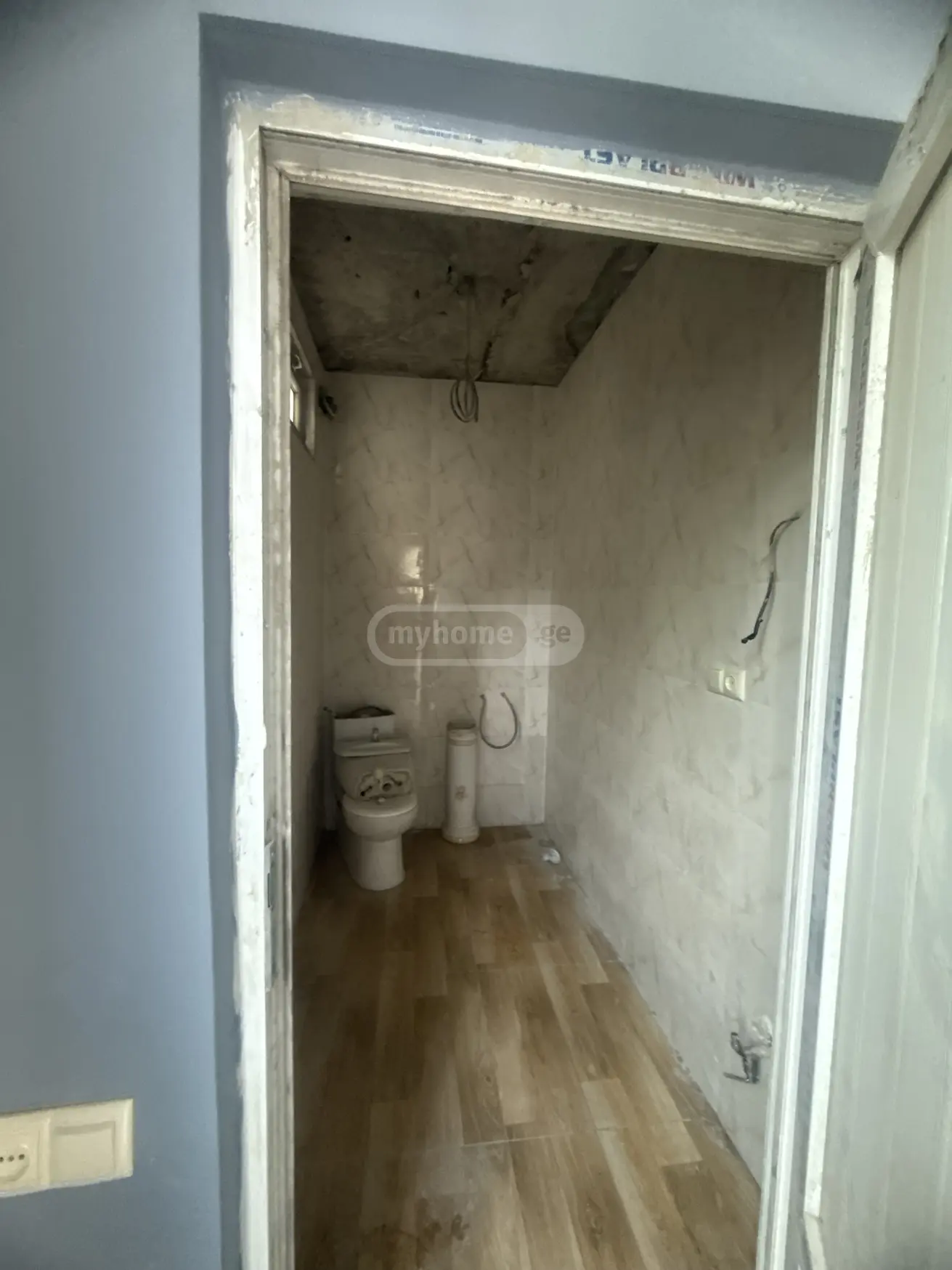 For Sale 4 Room Apartment view 7