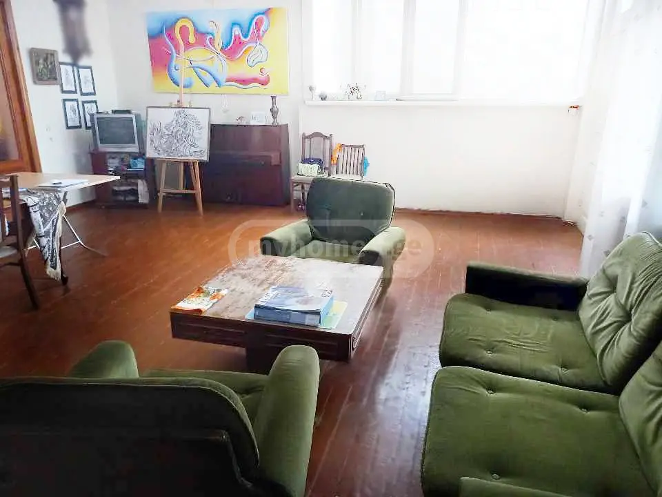 For Sale 6 Room Private House, 2 of 5