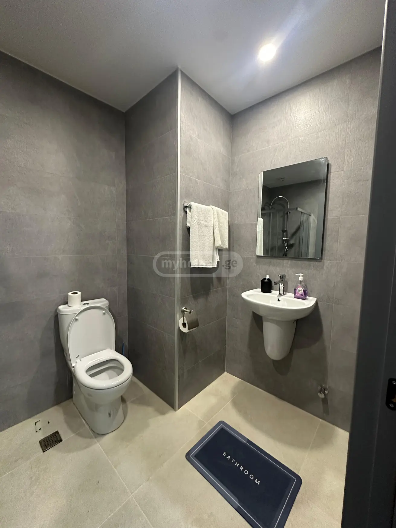 Daily Rent 1 Room Sastumro view 9