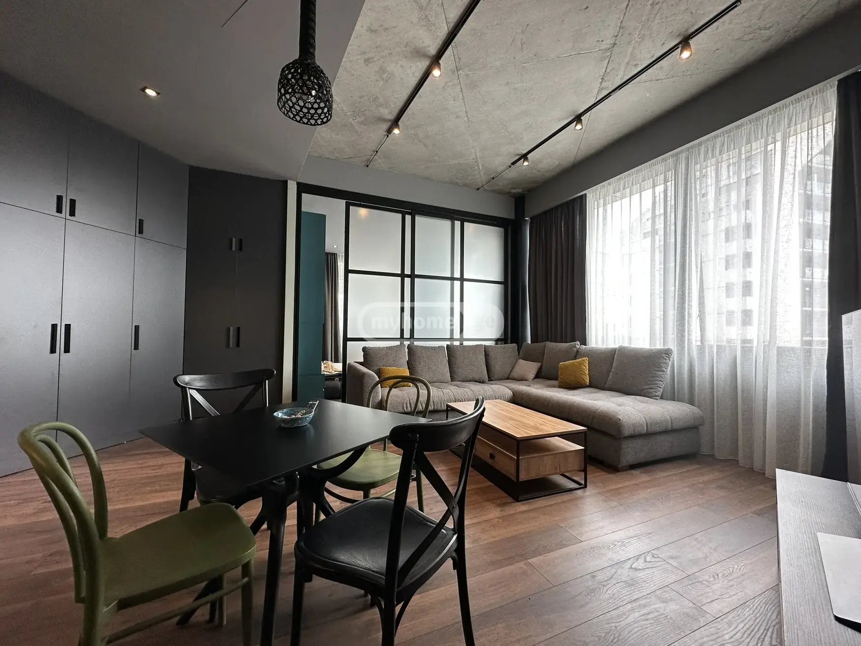 For Rent 2 Room Apartment, 2 of 11