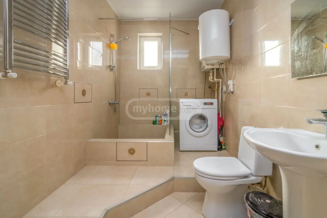 For Sale 9 Room Private House, 6 of 12