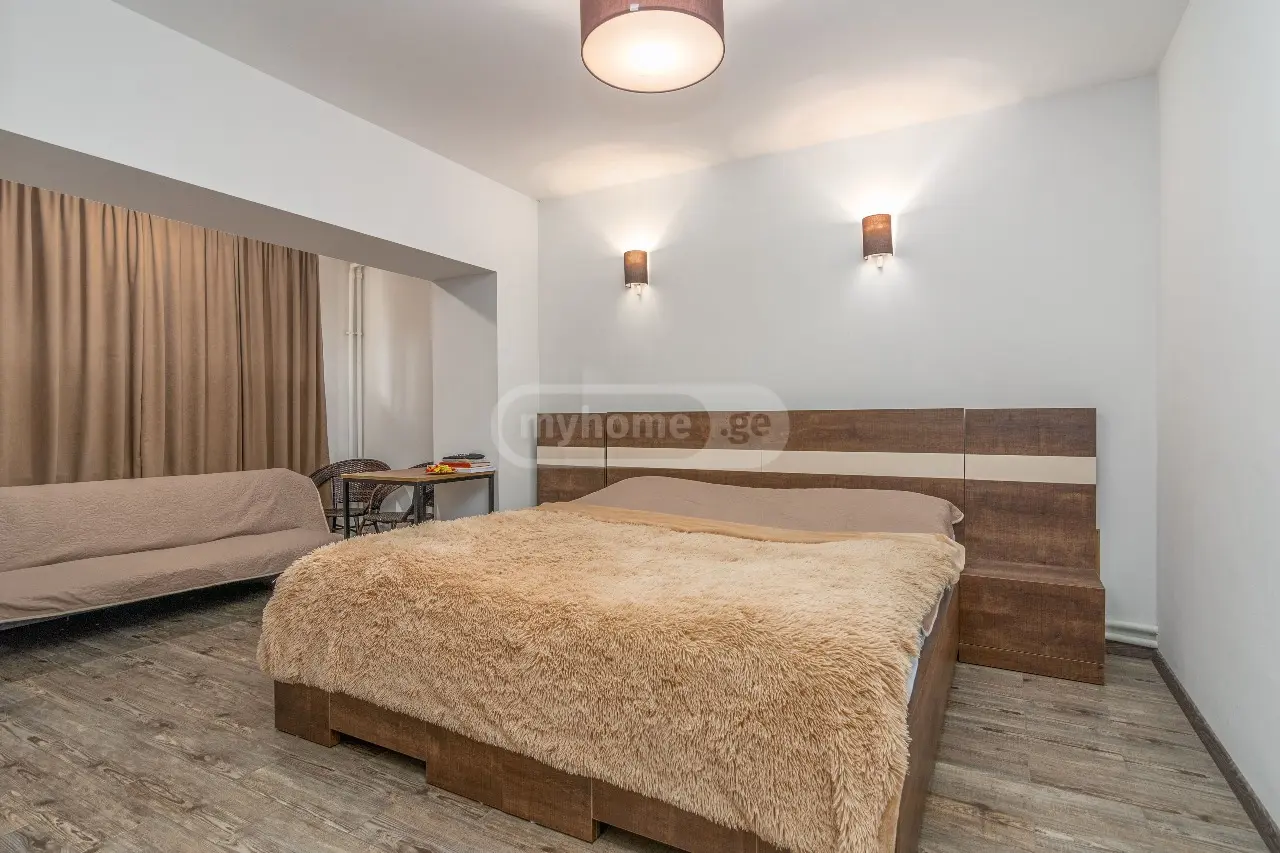 For Sale 9 Room Private House, 5 of 12