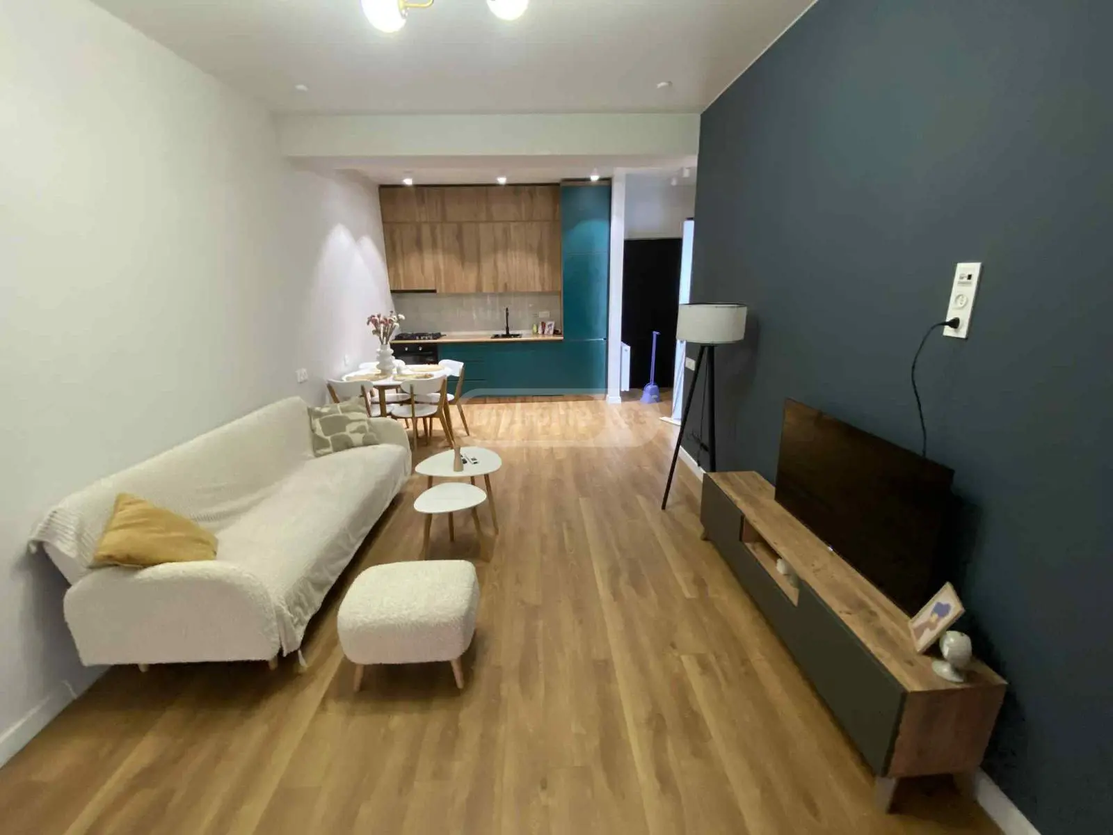 For Rent 2 Room Apartment, 2 of 10