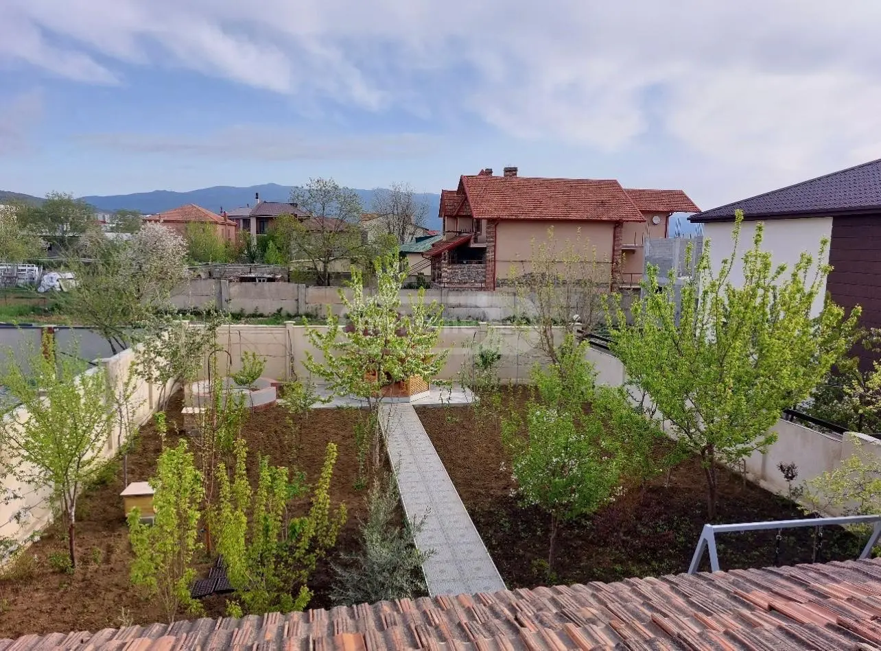 For Sale 7 Room Private House Dighmis Masivshi view 2