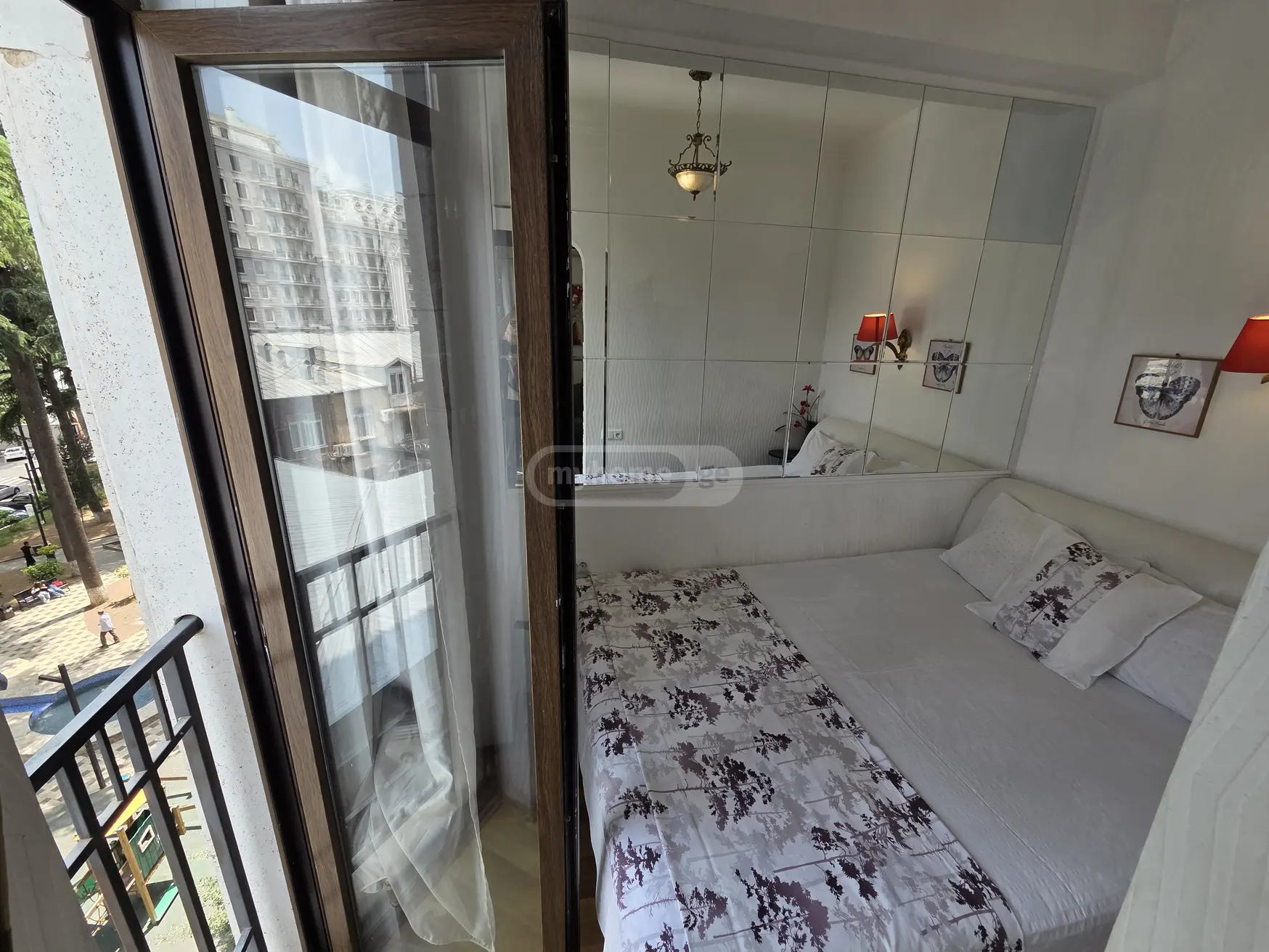 Daily Rent 2 Room Apartment Mtatsmindaze view 8