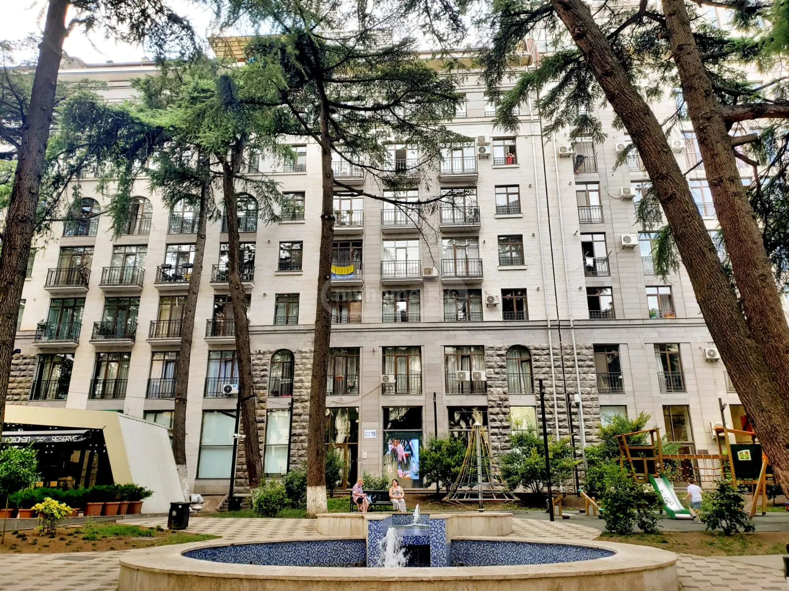Daily Rent 2 Room Apartment Mtatsmindaze view 11