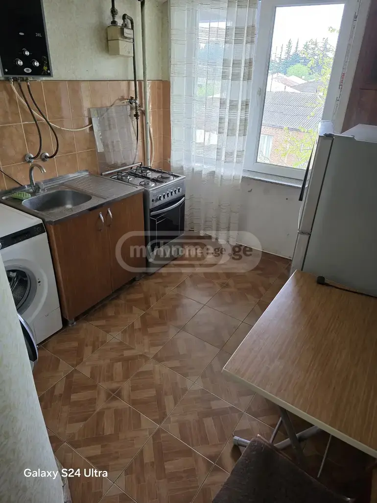 For Sale 1 Room Apartment Kutaisshi view 4