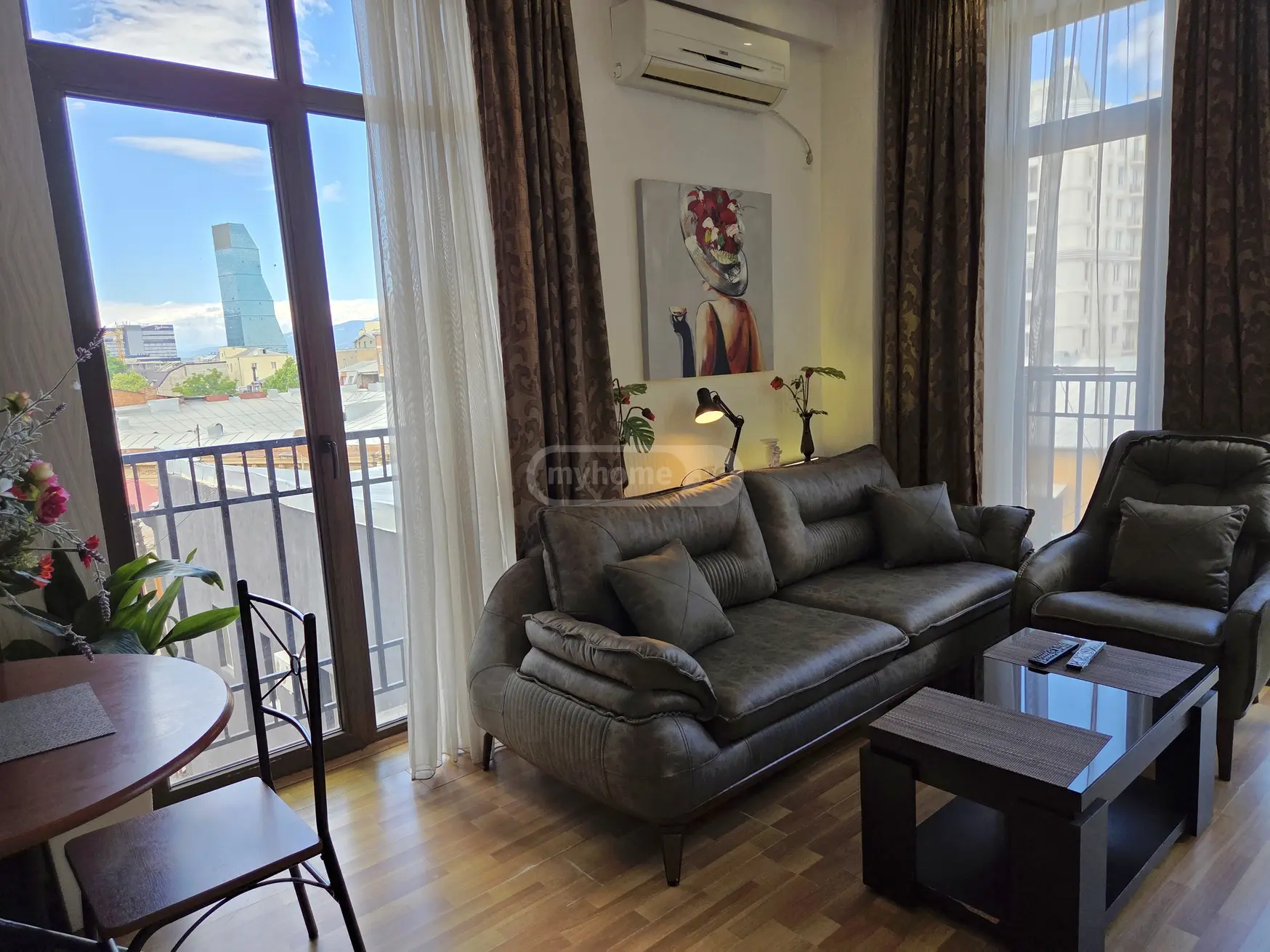 Daily Rent 2 Room Apartment Mtatsmindaze view 4