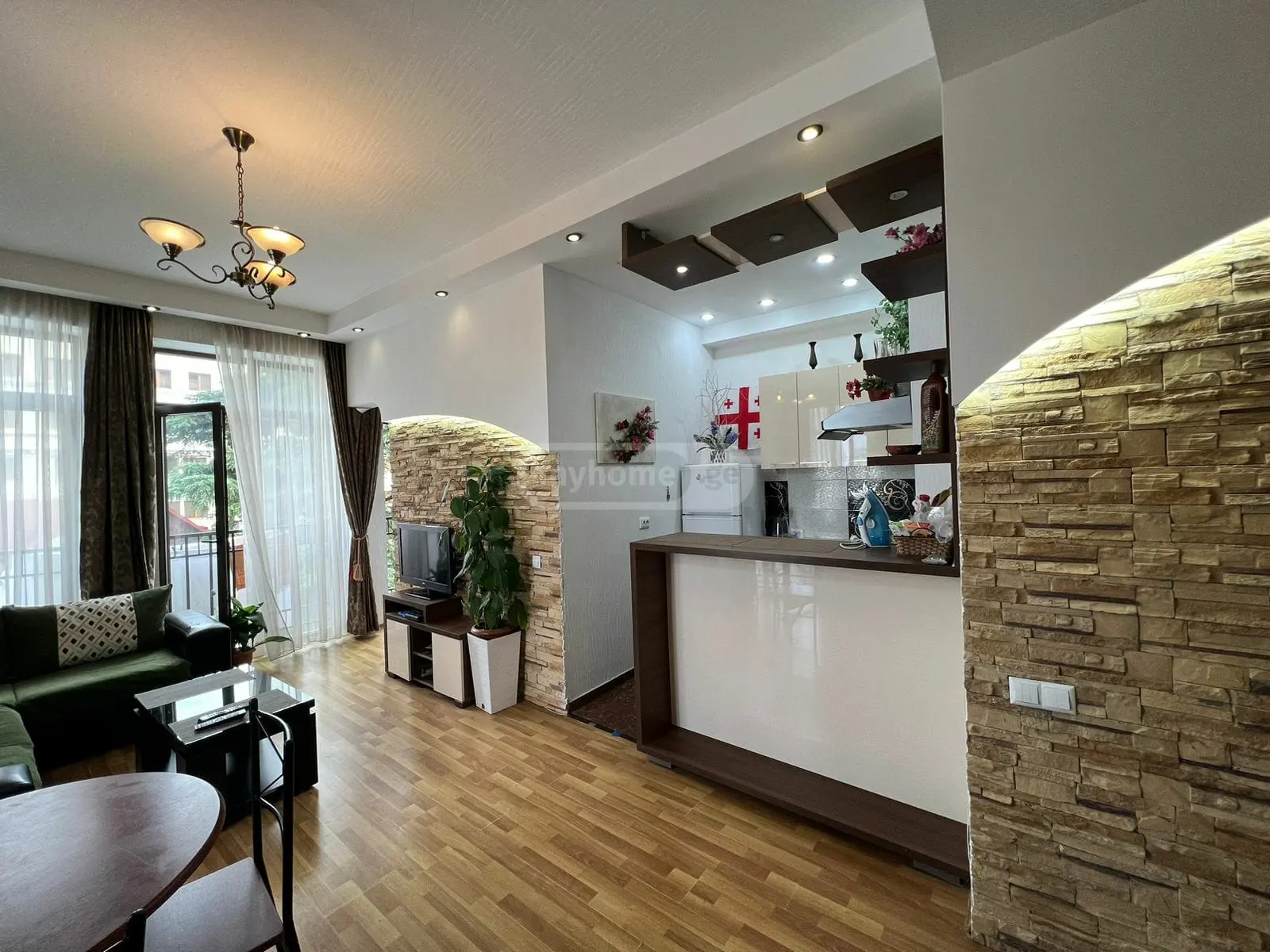 Daily Rent 2 Room Apartment Mtatsmindaze view 10