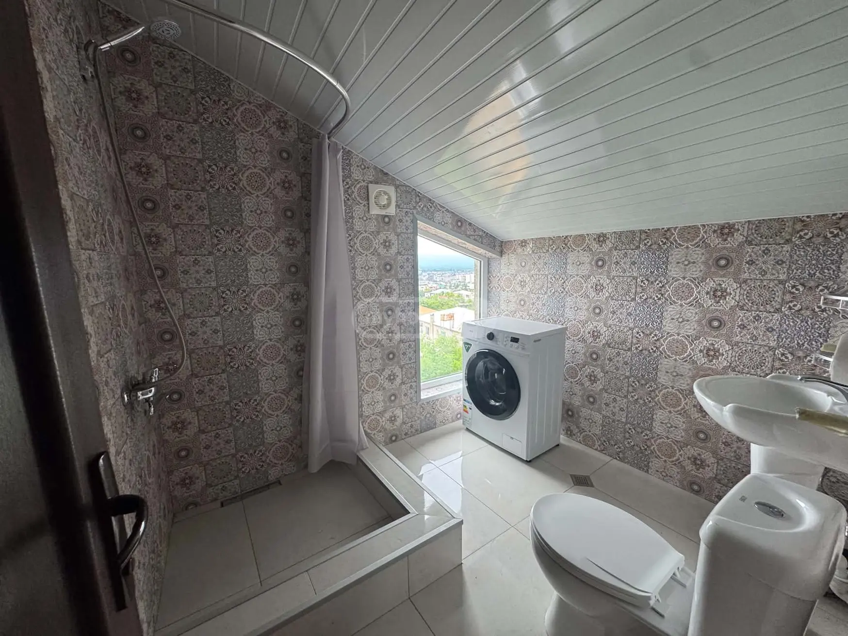 Daily Rent 4 Room Private House Kutaisshi view 4