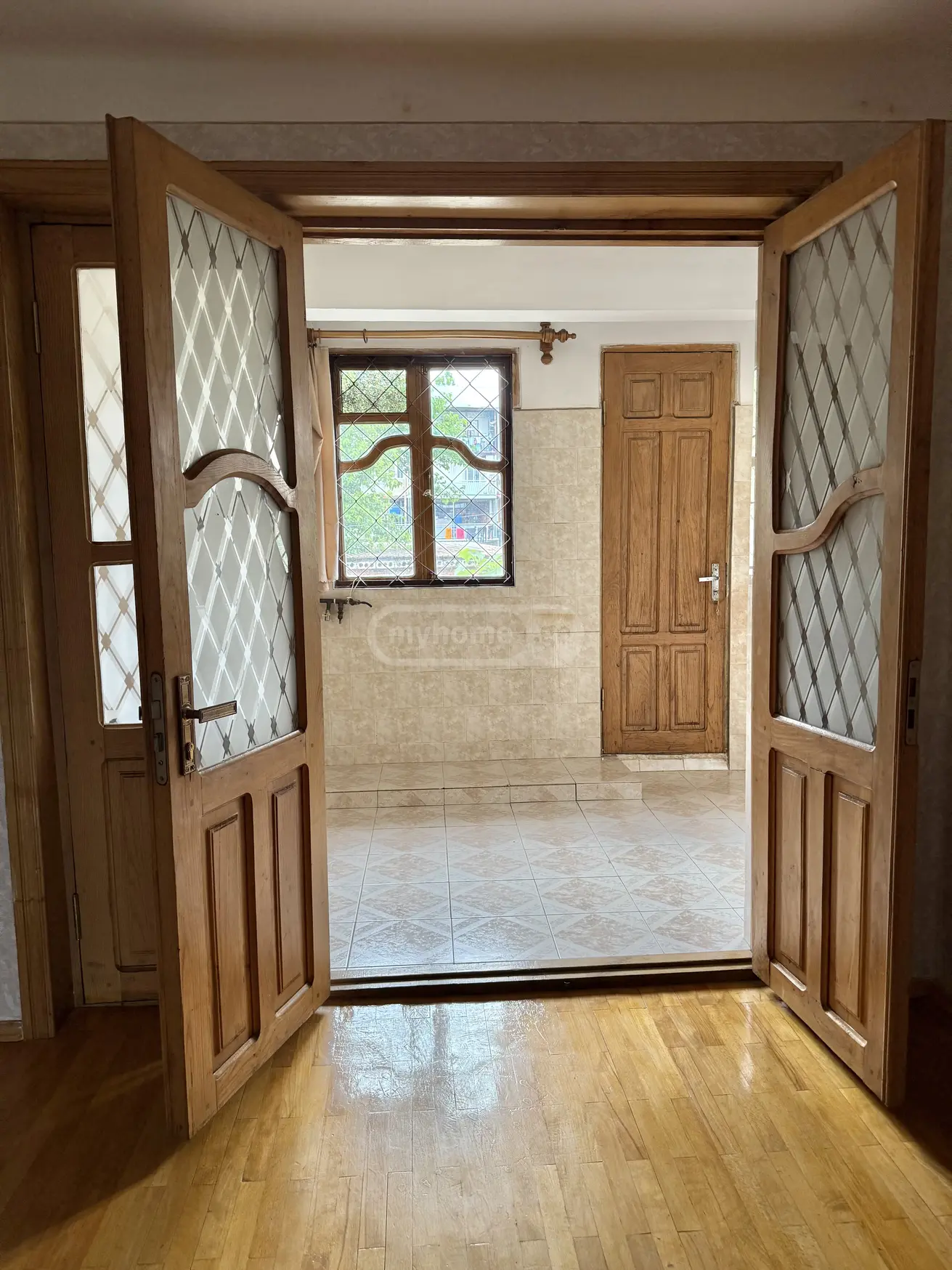 For Sale 5 Room Apartment Kutaisshi view 10
