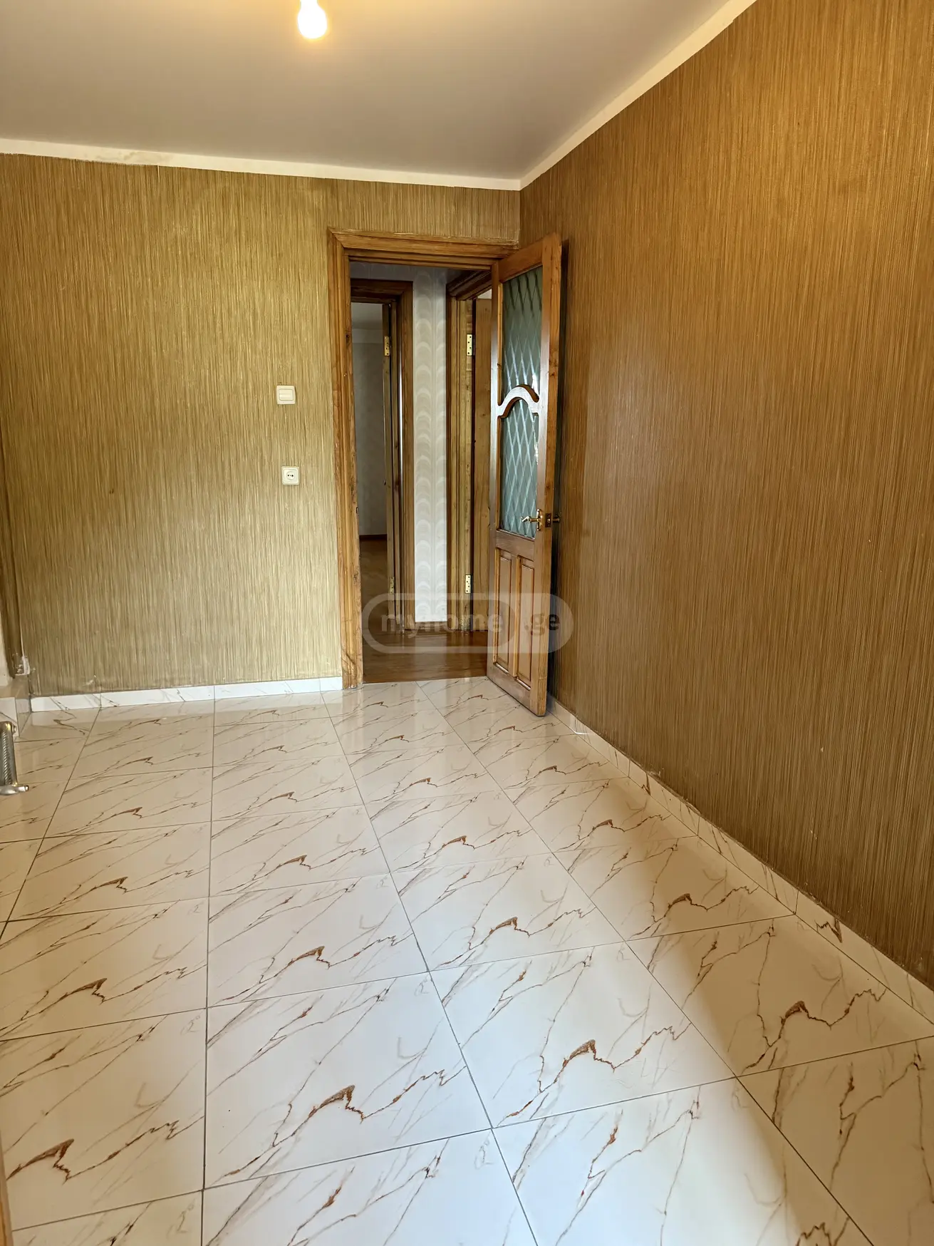 For Sale 5 Room Apartment Kutaisshi view 9