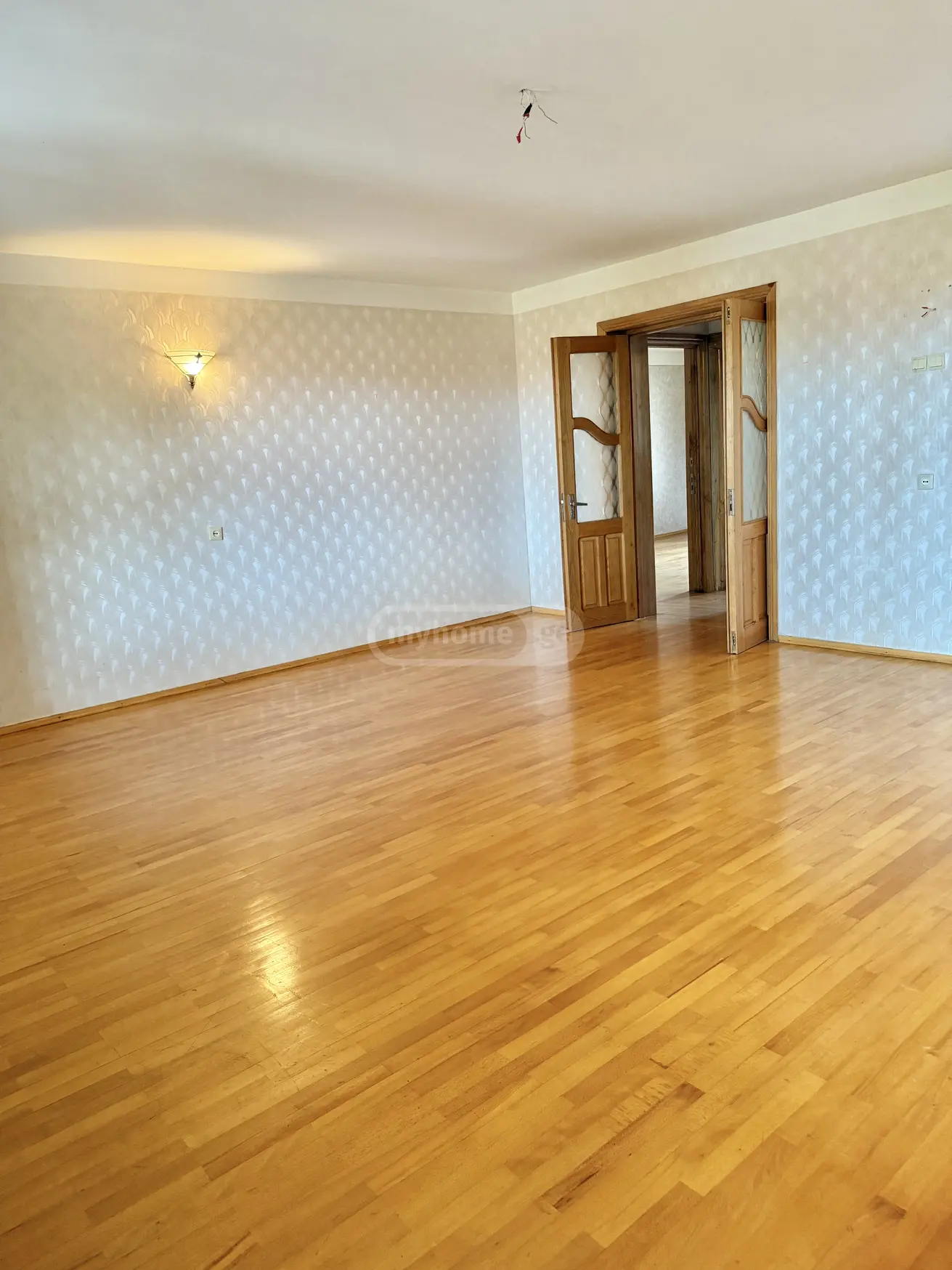 For Sale 5 Room Apartment Kutaisshi view 4
