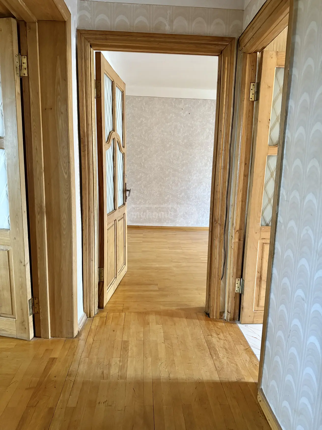 For Sale 5 Room Apartment Kutaisshi view 1