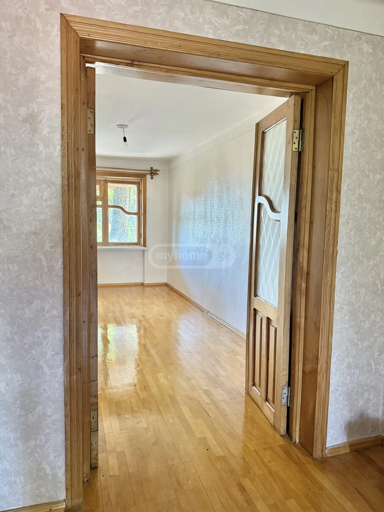 For Sale 5 Room Apartment Kutaisshi view 6