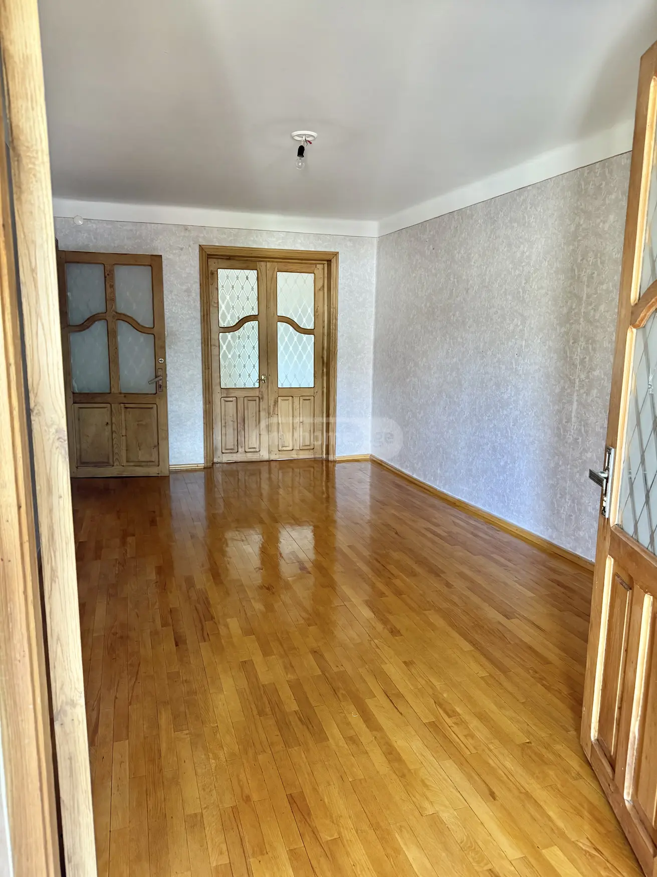 For Sale 5 Room Apartment Kutaisshi view 7