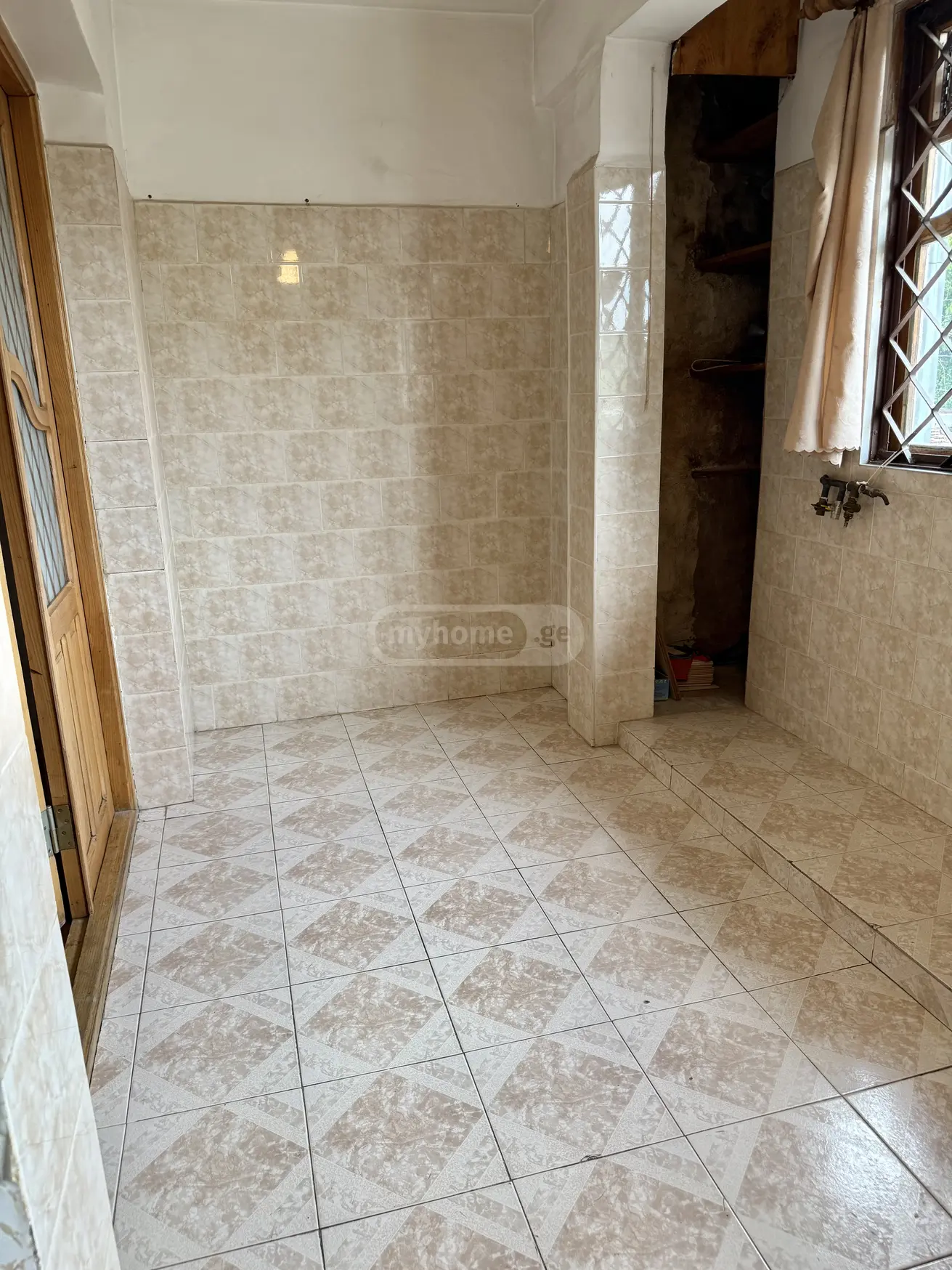 For Sale 5 Room Apartment Kutaisshi view 12