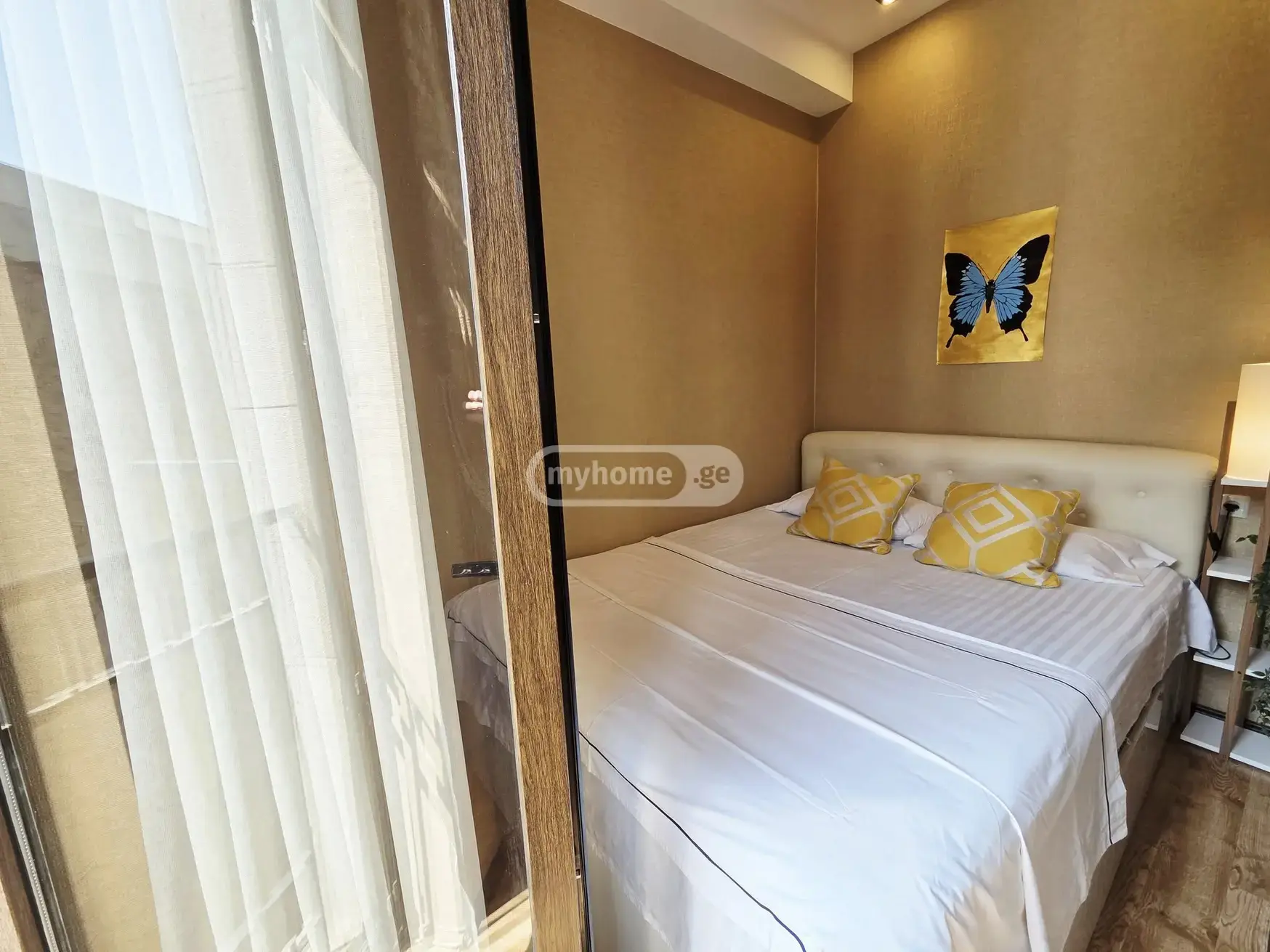 Daily Rent 2 Room Apartment Mtatsmindaze view 6