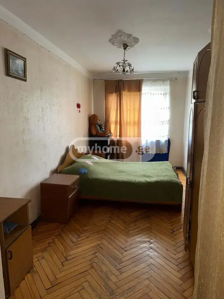 For Sale 2 Room Apartment Kutaisshi view 8