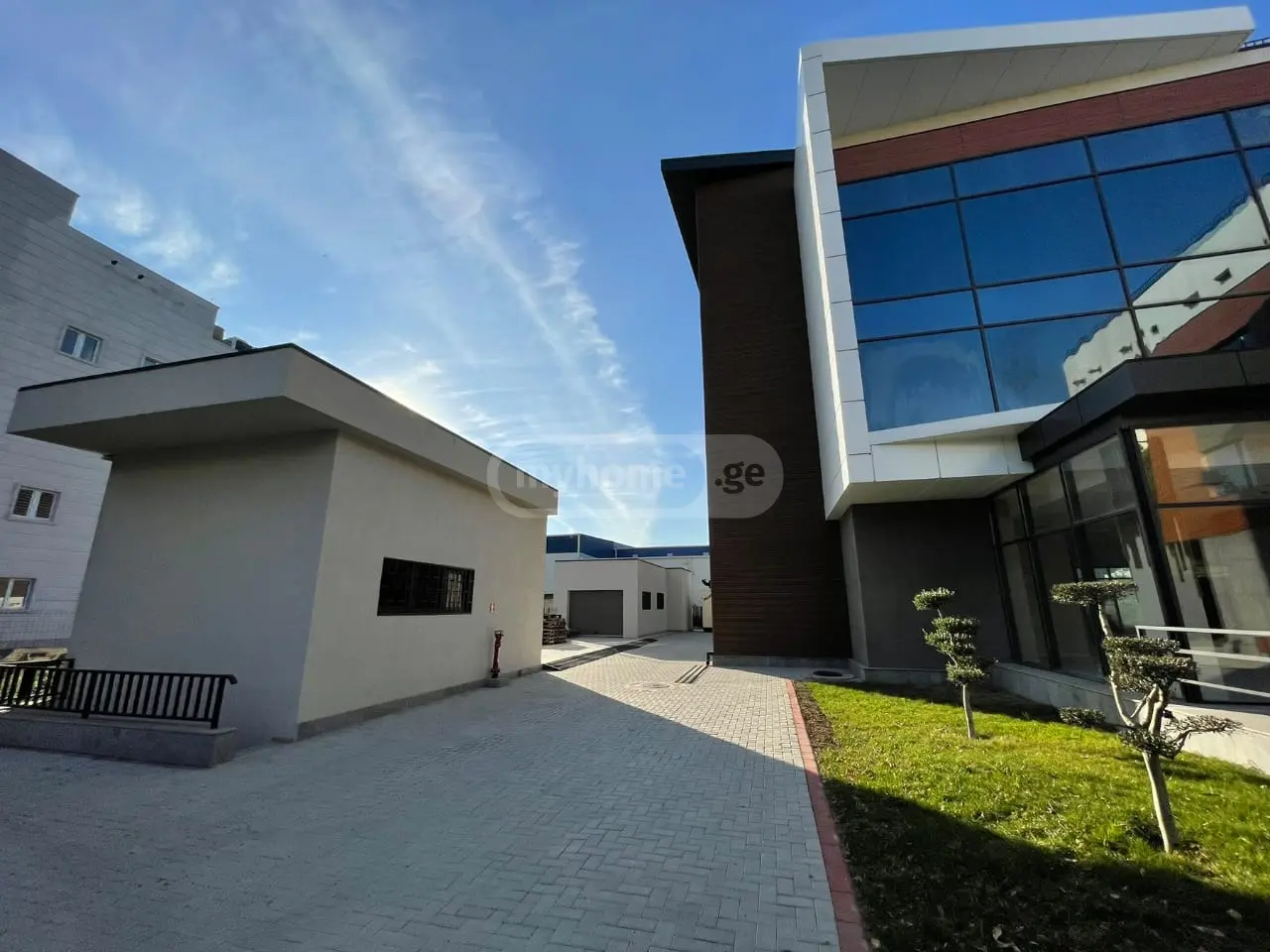 For Sale Mtliani Shenoba Commercial Space Dighmis Masivshi view 2
