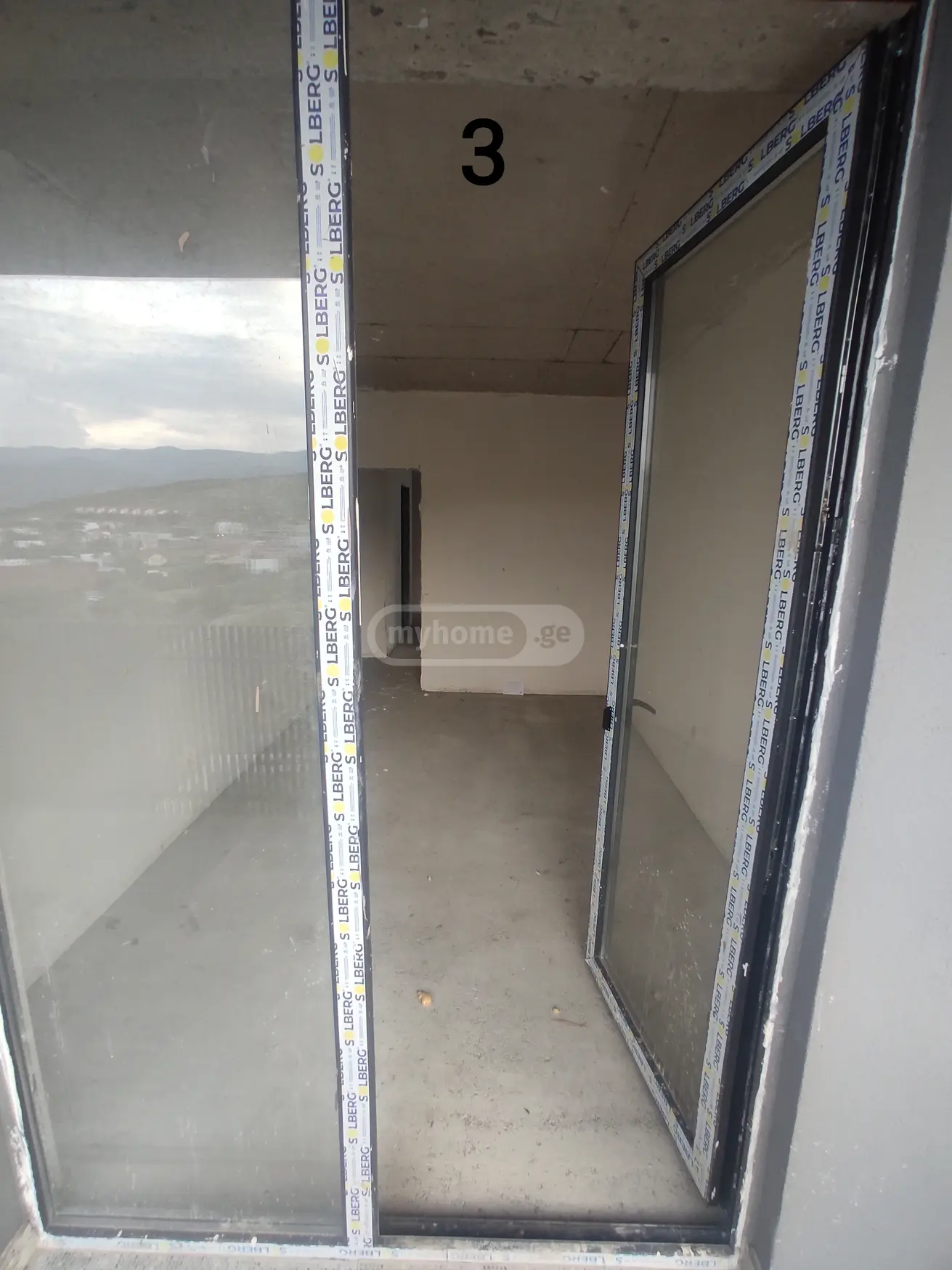For Sale 3 Room Apartment, 3 of 12