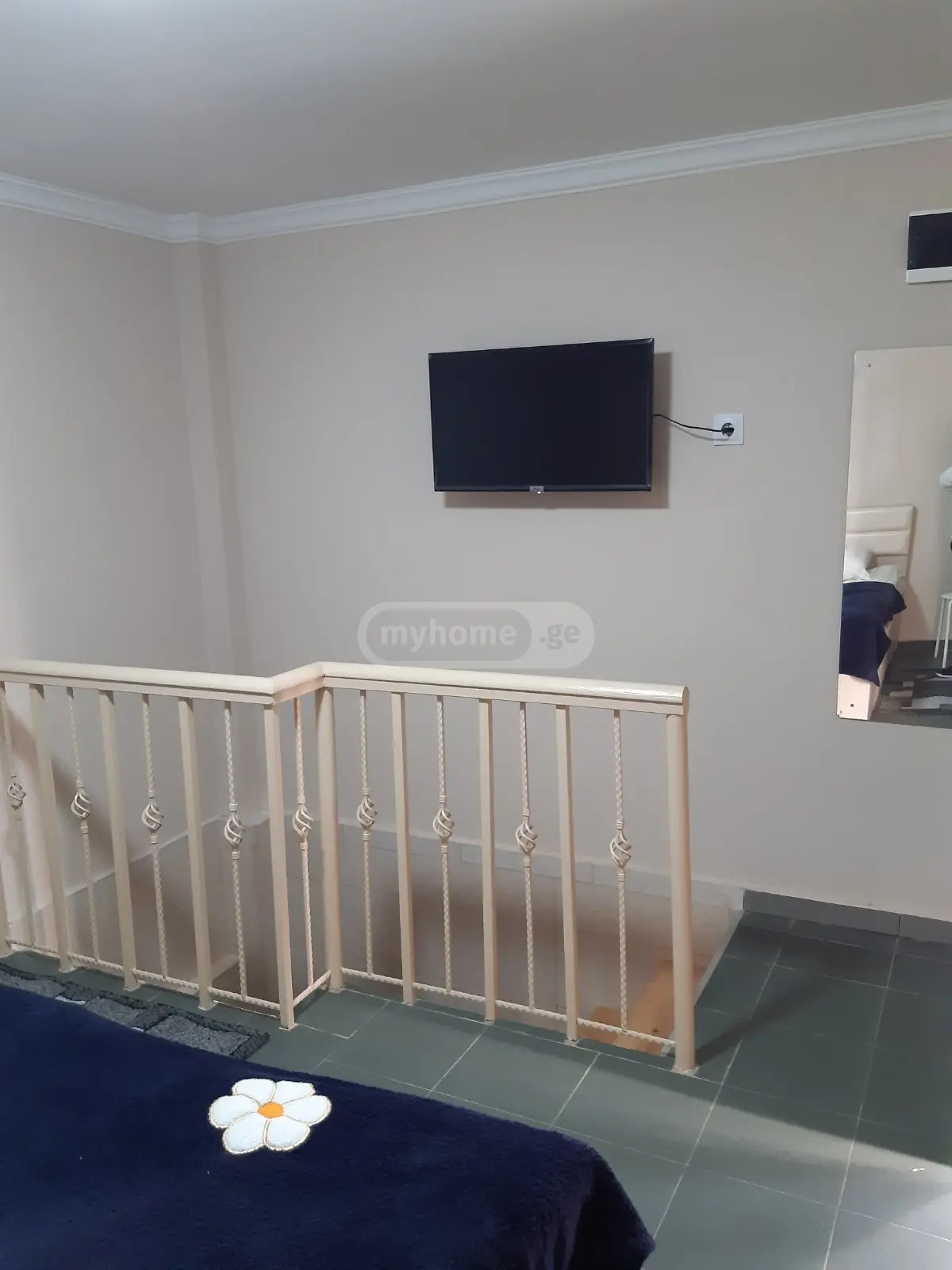 Daily Rent 1 Room Apartment Mtatsmindaze view 6