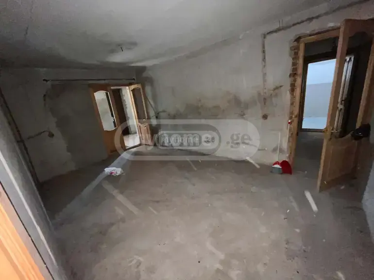 For Sale 3 Room Apartment Kutaisshi view 6