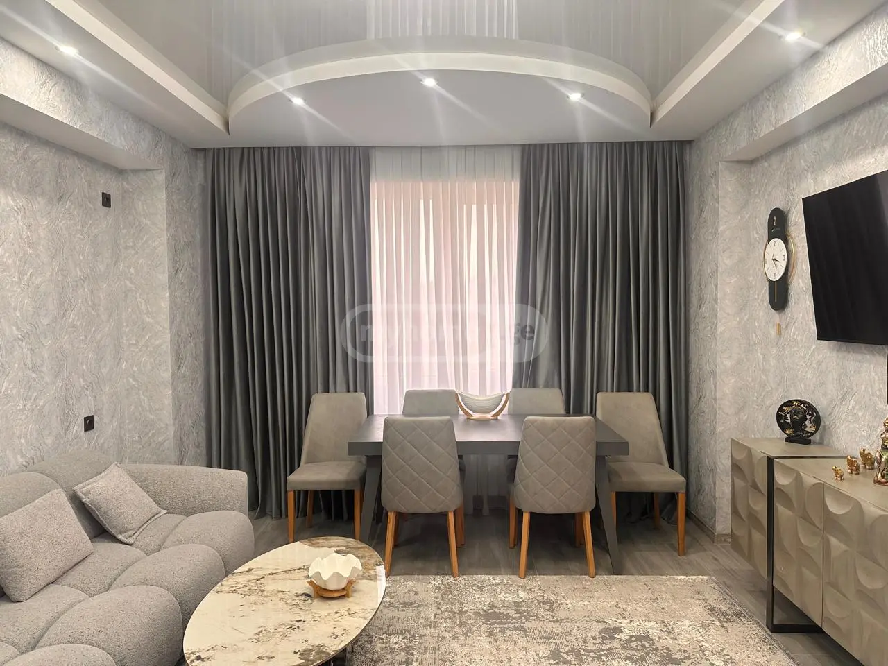 For Sale 4 Room Apartment, 4 of 12