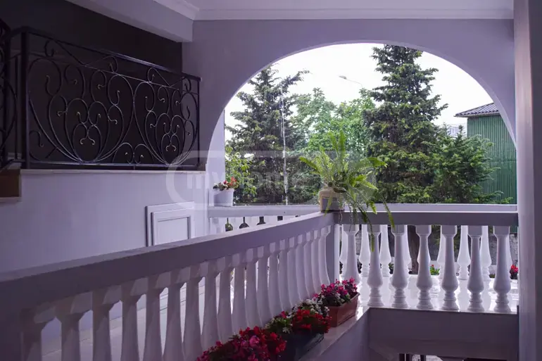 For Rent 10+ Room Sastumro In Batumi view 4
