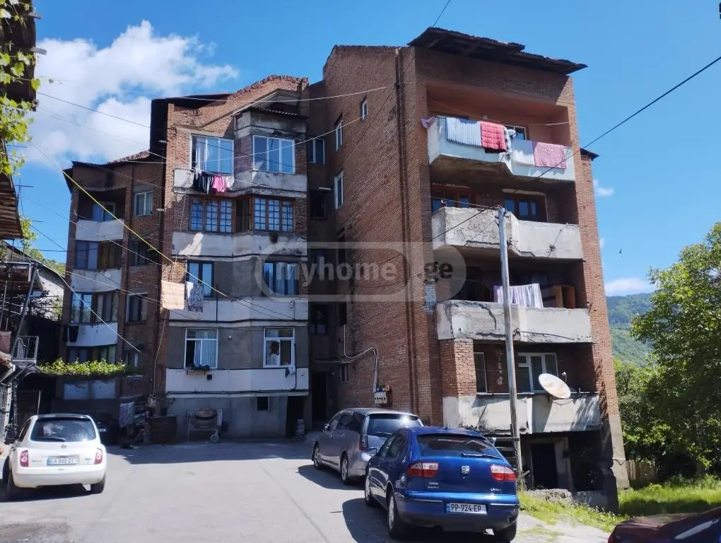 For Sale 3 Room Apartment Borjomshi view 9