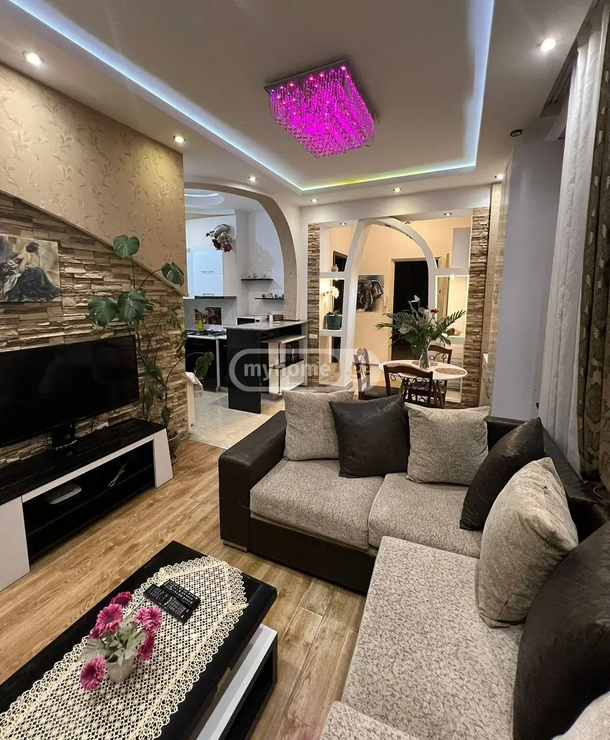 Daily Rent 2 Room Apartment Mtatsmindaze view 32