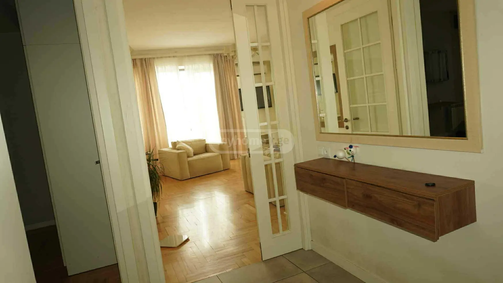 For Sale 4 Room Apartment, 3 of 12