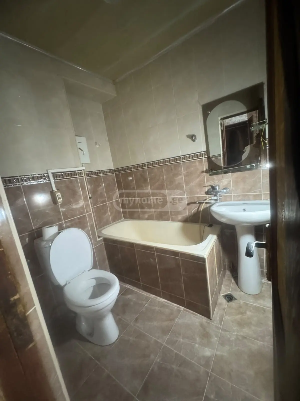 For Sale 6 Room Apartment view 4