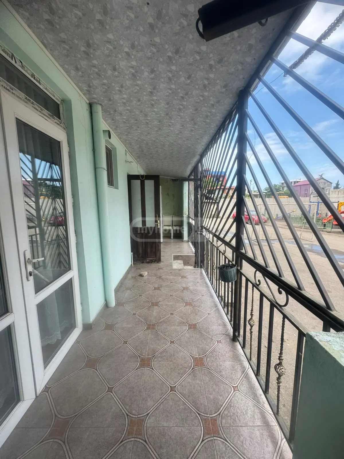 For Sale 6 Room Apartment view 7