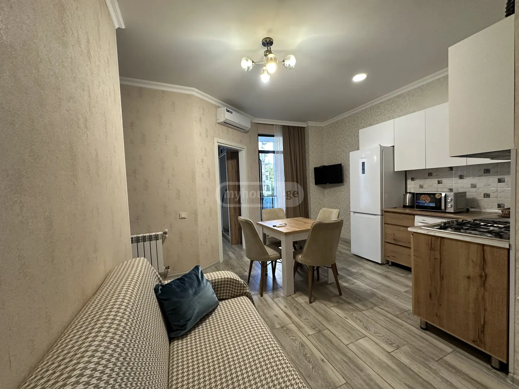 For Sale 3 Room Apartment view 1