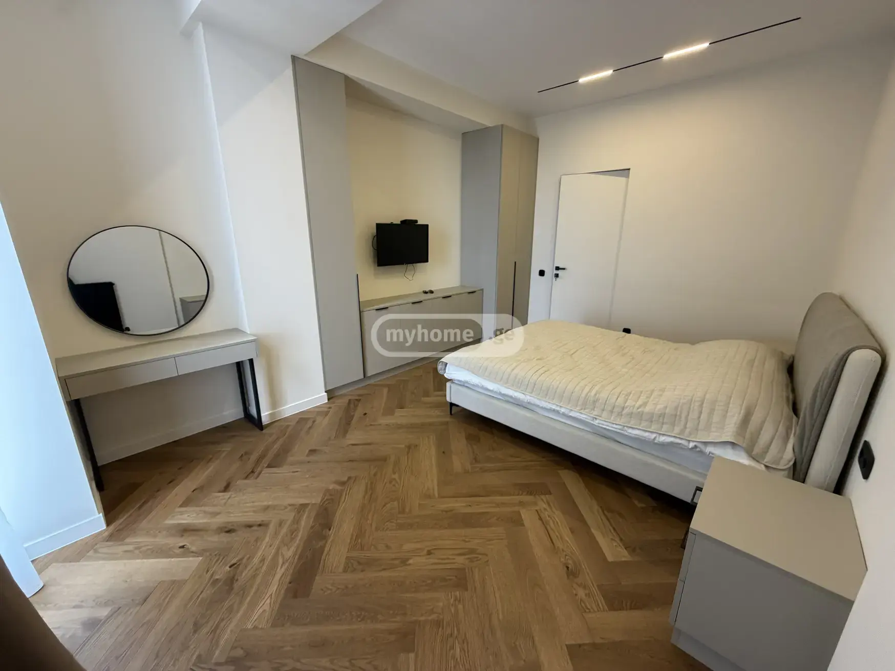 For Rent 4 Room Apartment, 9 of 12