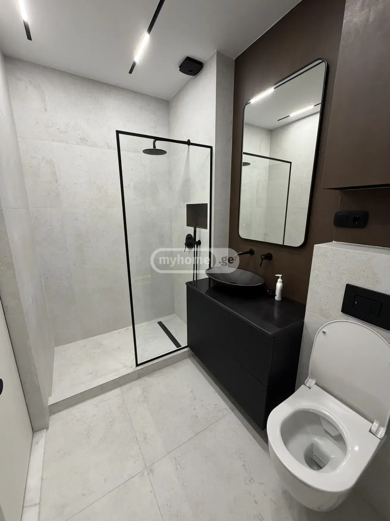 For Rent 4 Room Apartment, 6 of 12
