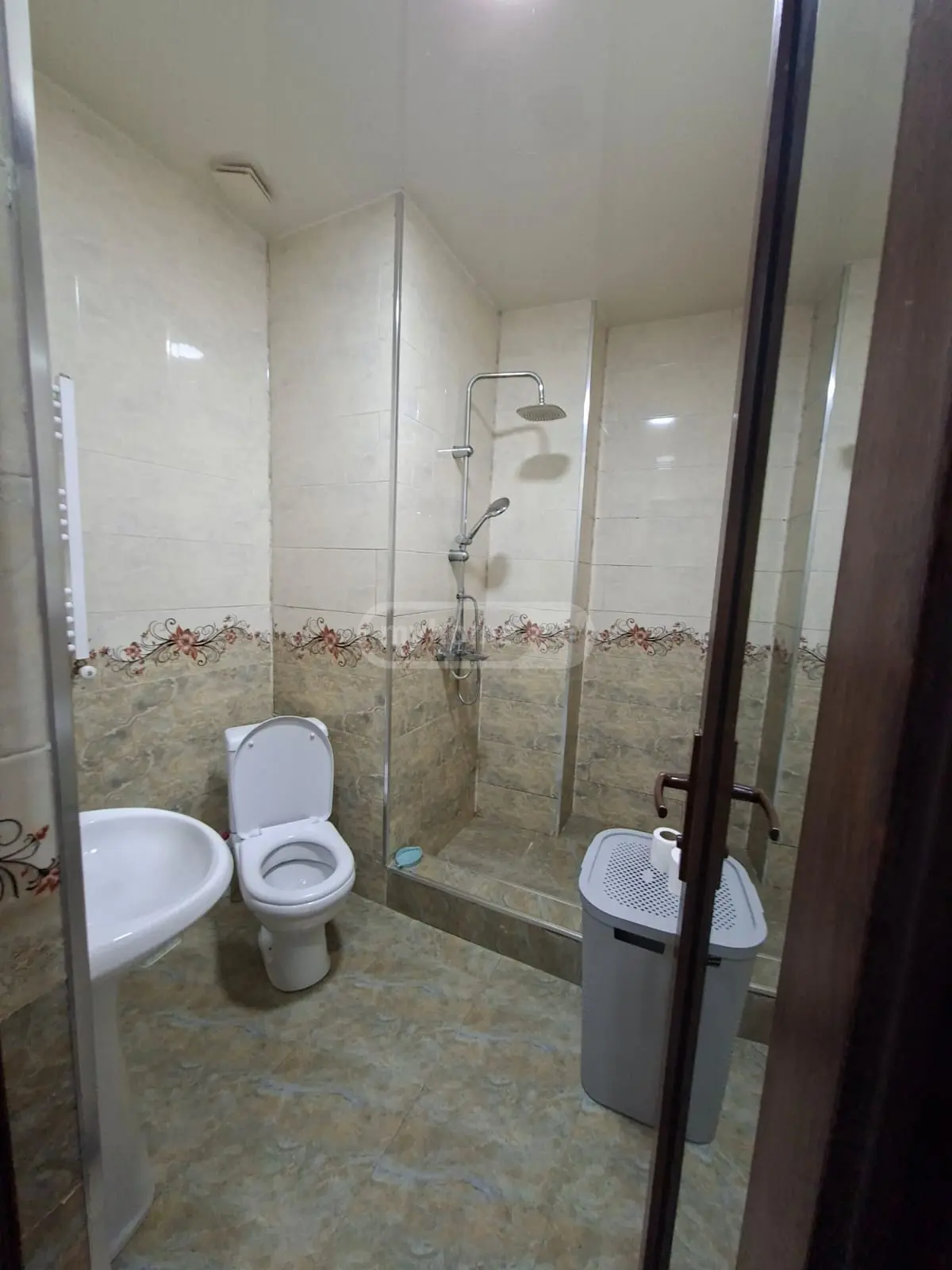 Daily Rent 6 Room Apartment view 5