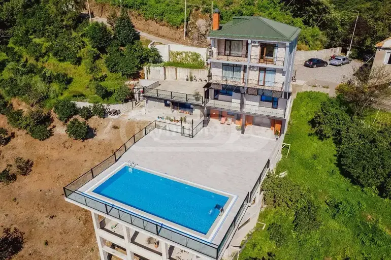 For Sale 10+ Room Private House In Batumi view 2