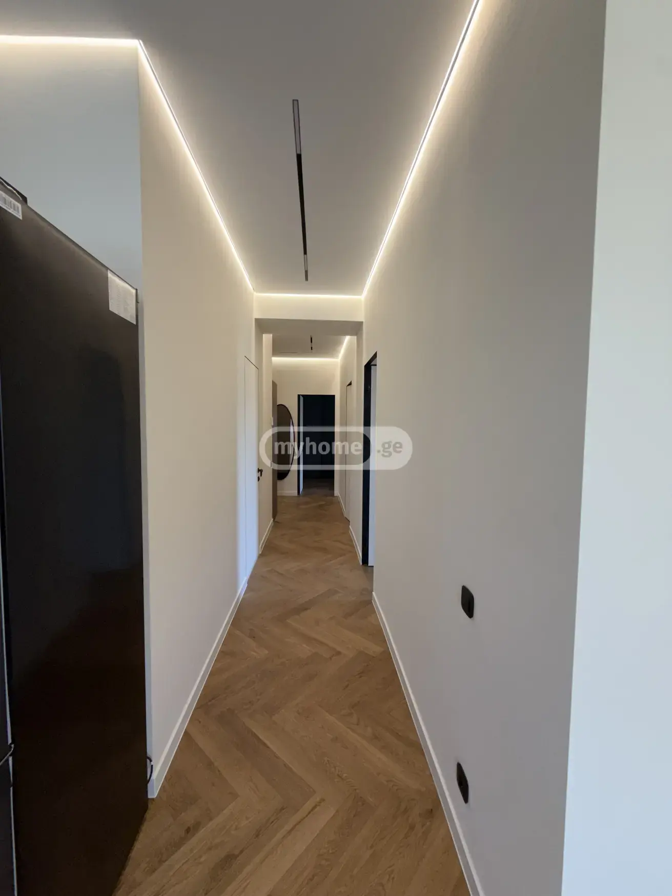 For Rent 4 Room Apartment, 8 of 12