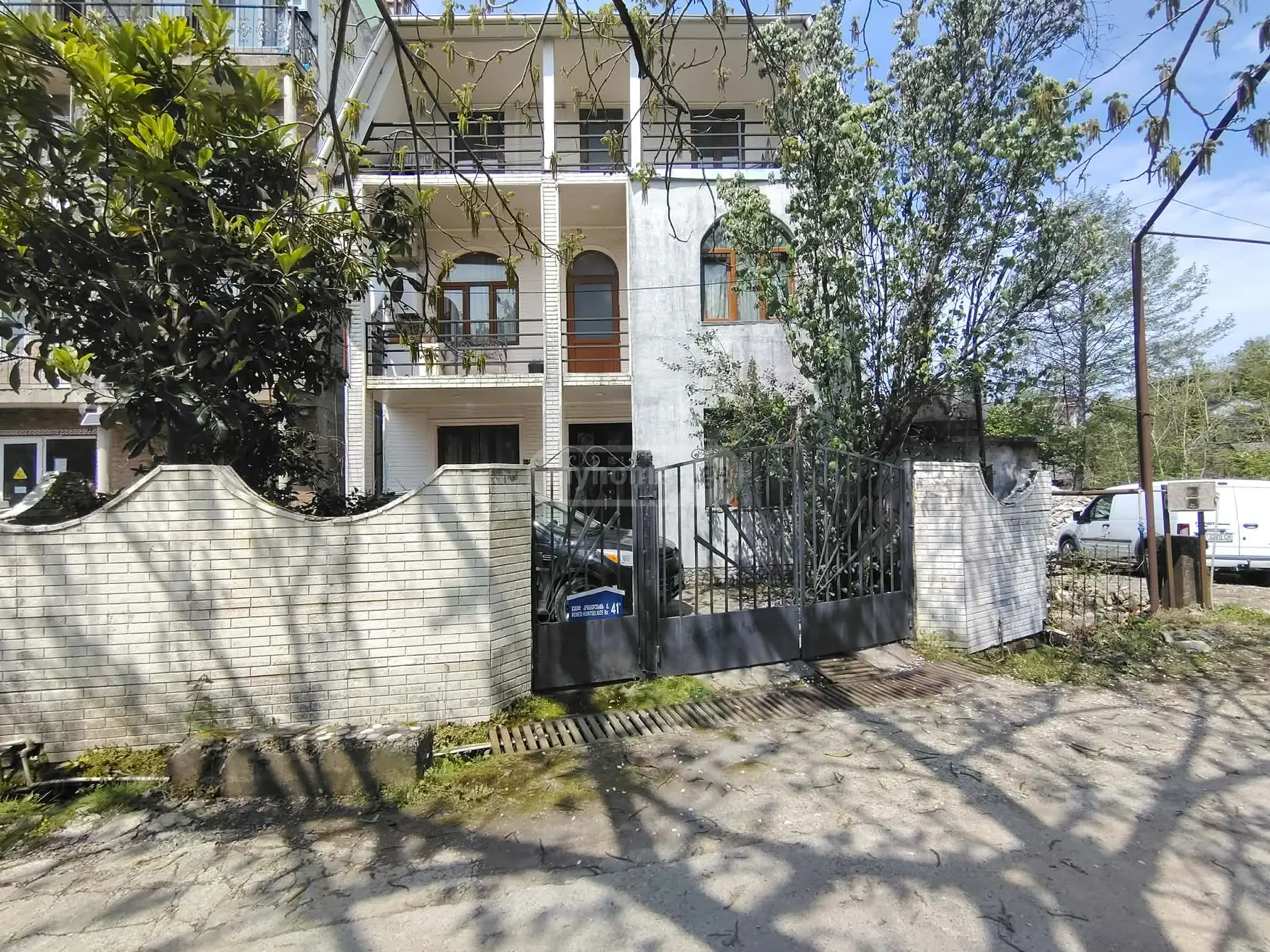 For Sale 10+ Room Private House In Batumi view 3