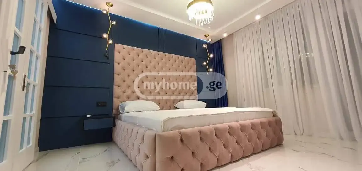 იყიდება 5-ოთახი ბინა view 2