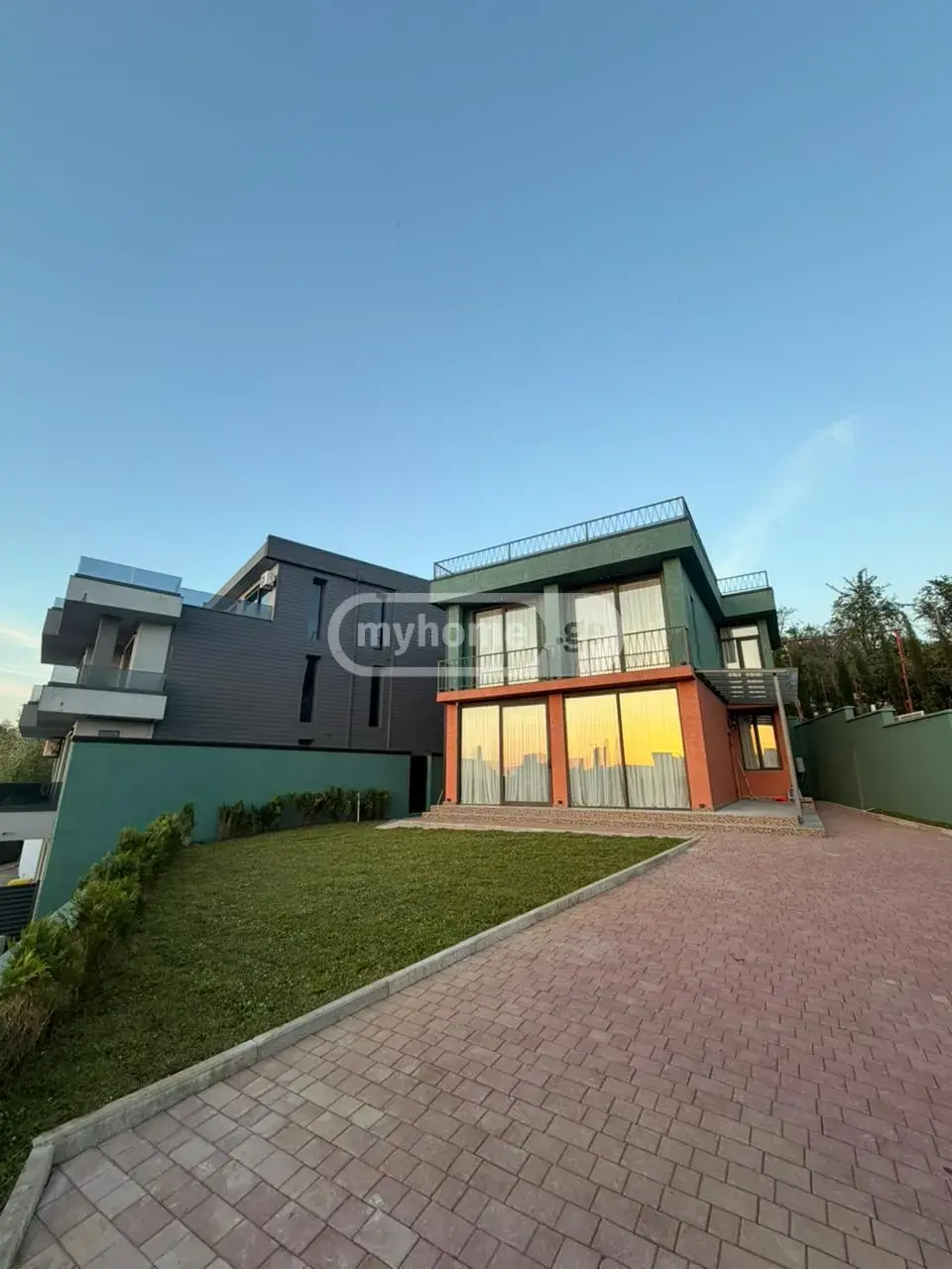 For Sale 5 Room Private House view 1