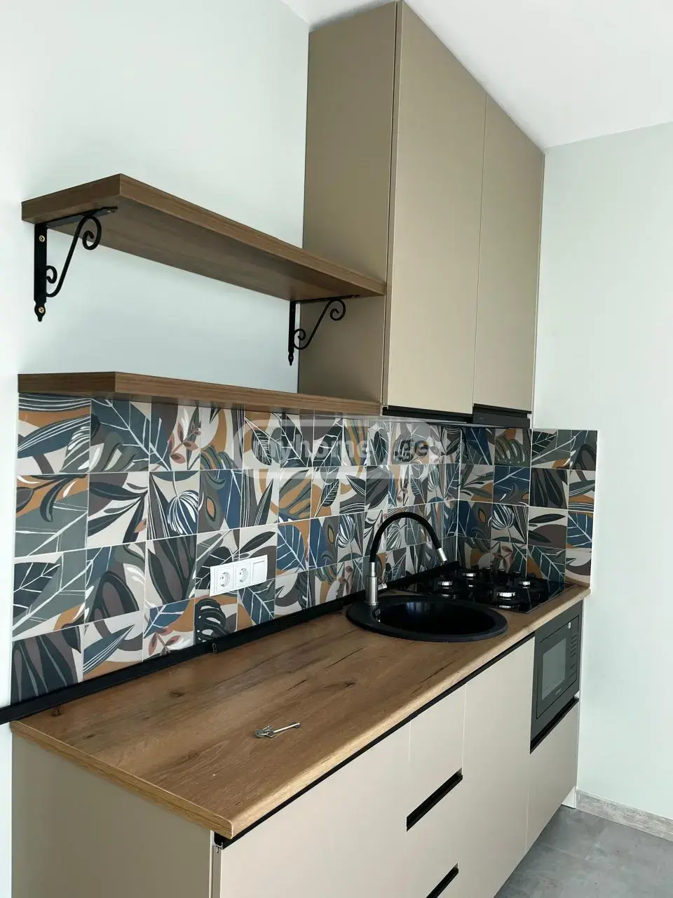 For Sale 2 Room Apartment view 2