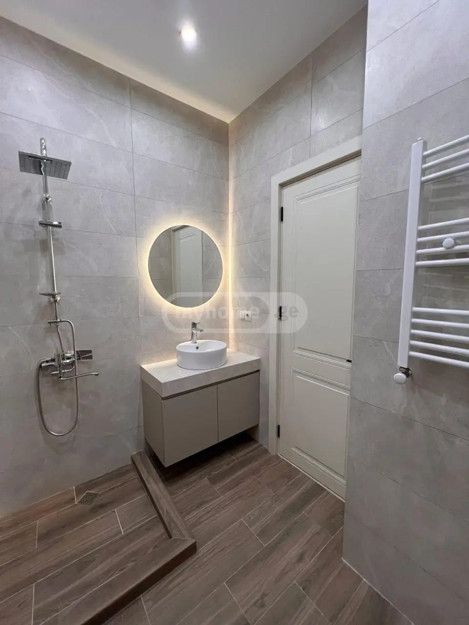For Sale 4 Room Apartment, 4 of 10